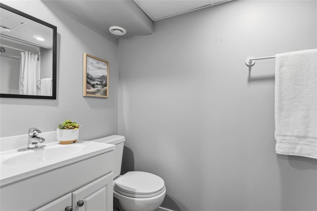 9 Iroquois Bay, Winnipeg, Manitoba  R2J 2E1 - Photo 23 - 202616532