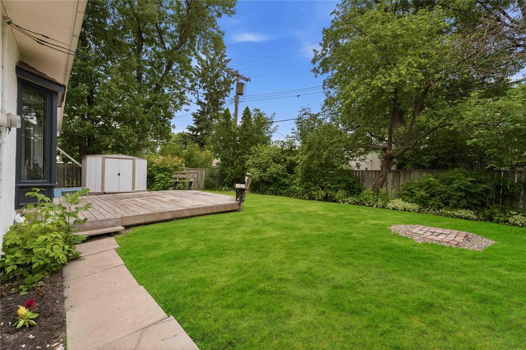 9 Iroquois Bay, Winnipeg, Manitoba  R2J 2E1 - Photo 27 - 202616532
