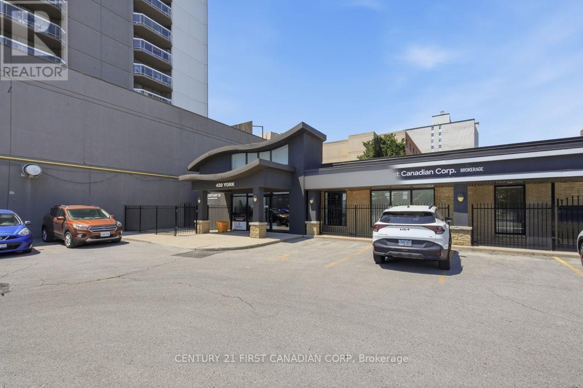 420 York Street, London East, Ontario  N6B 1R1 - Photo 4 - X13568182
