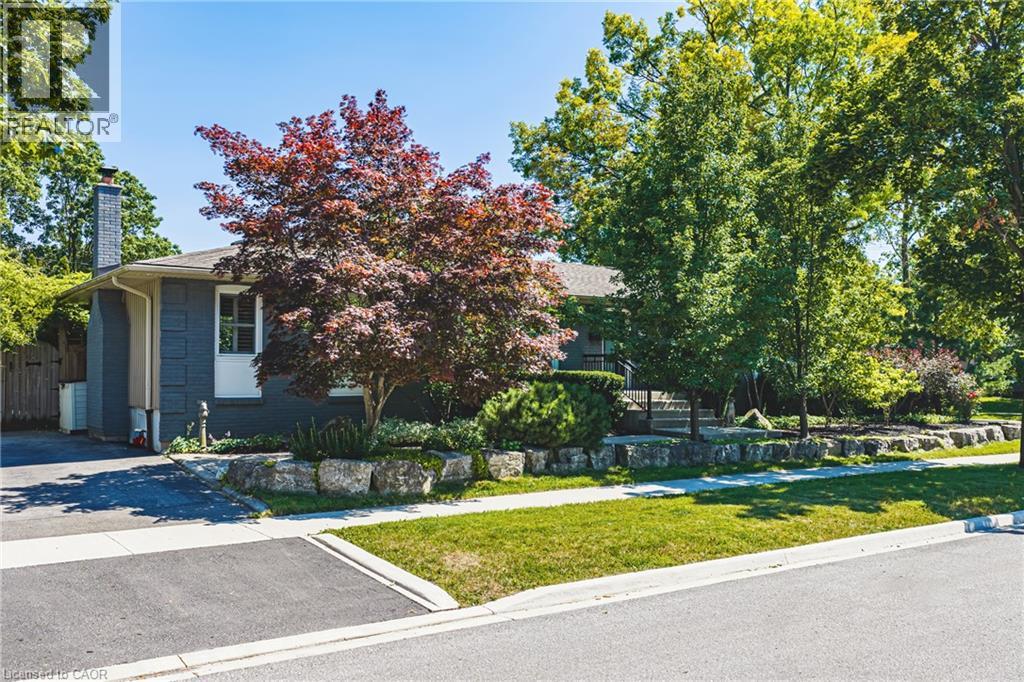 3384 Manfred Drive, Burlington, Ontario  L7N 2N7 - Photo 2 - 40847452