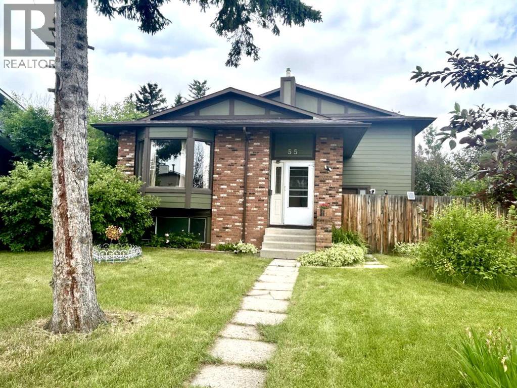 55 Bermuda Close NW, Calgary, Alberta  T3K 1G4 - Photo 2 - A2329592