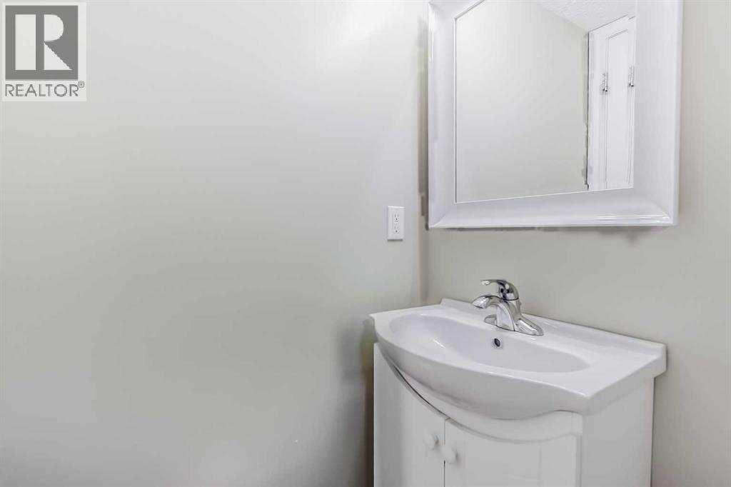 55 Bermuda Close NW, Calgary, Alberta  T3K 1G4 - Photo 27 - A2329592