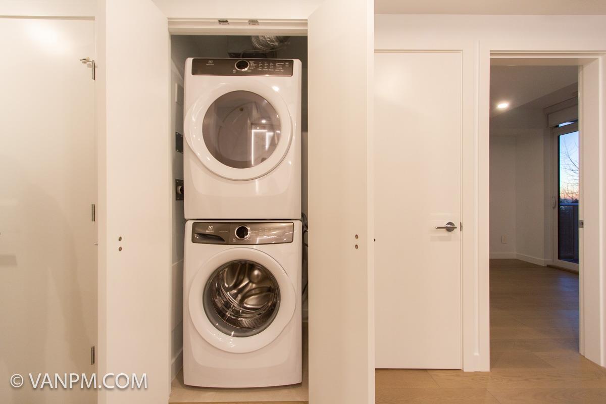 202 15165 THRIFT AVENUE - Photo 12