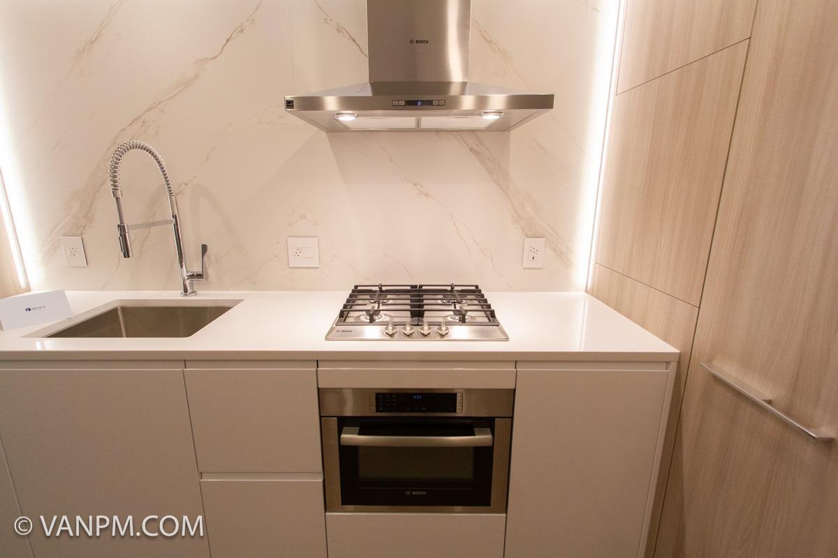 202 15165 THRIFT AVENUE - Photo 8