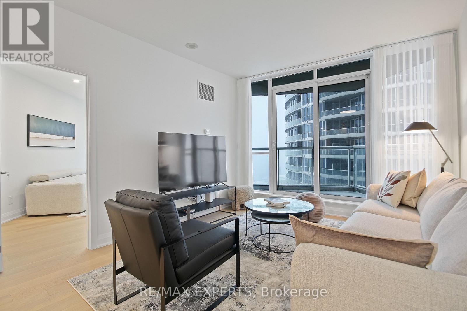 2011 - 208 Queens Quay W, Toronto, Ontario  M5J 2Y5 - Photo 12 - C13567956
