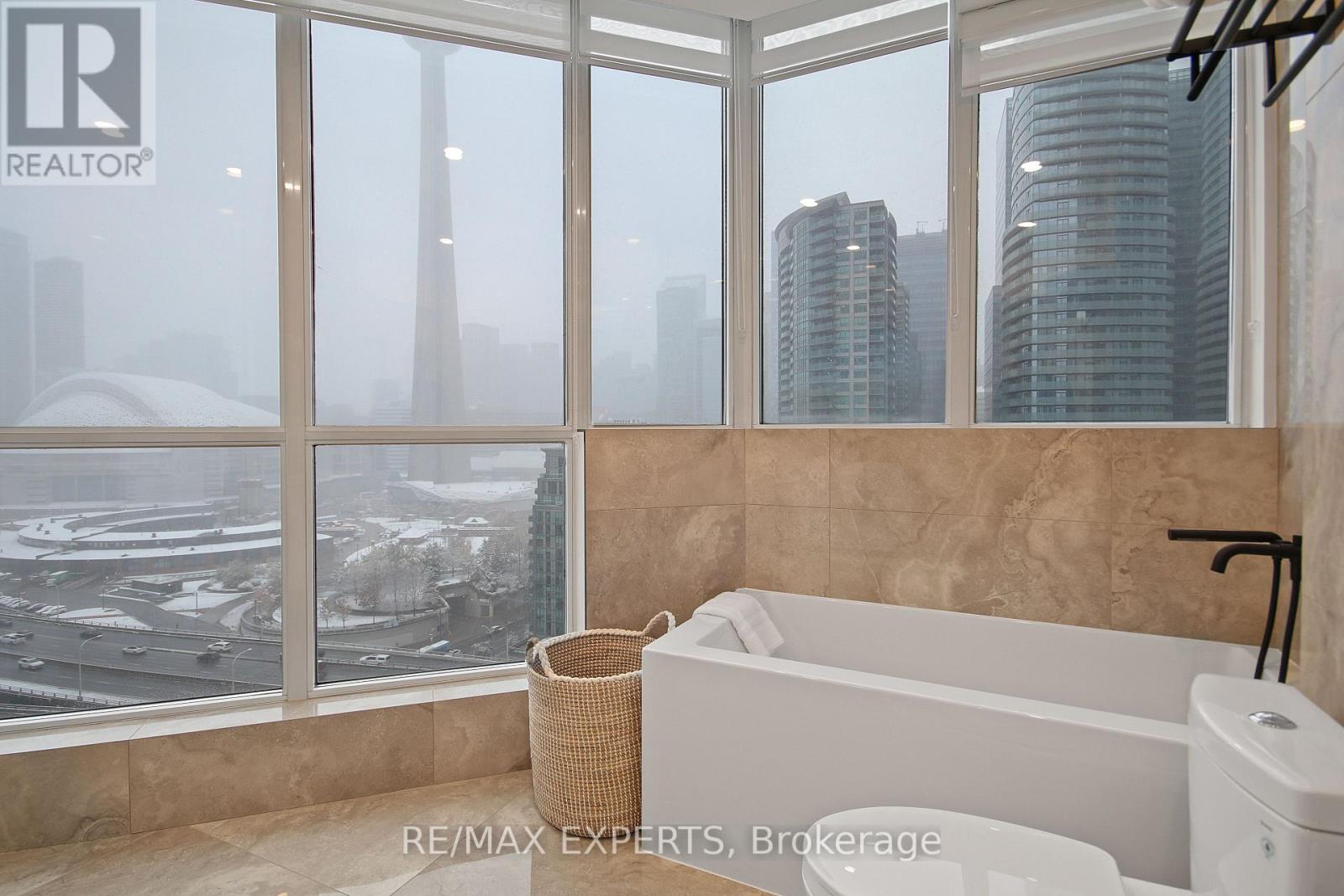 2011 - 208 Queens Quay W, Toronto, Ontario  M5J 2Y5 - Photo 21 - C13567956