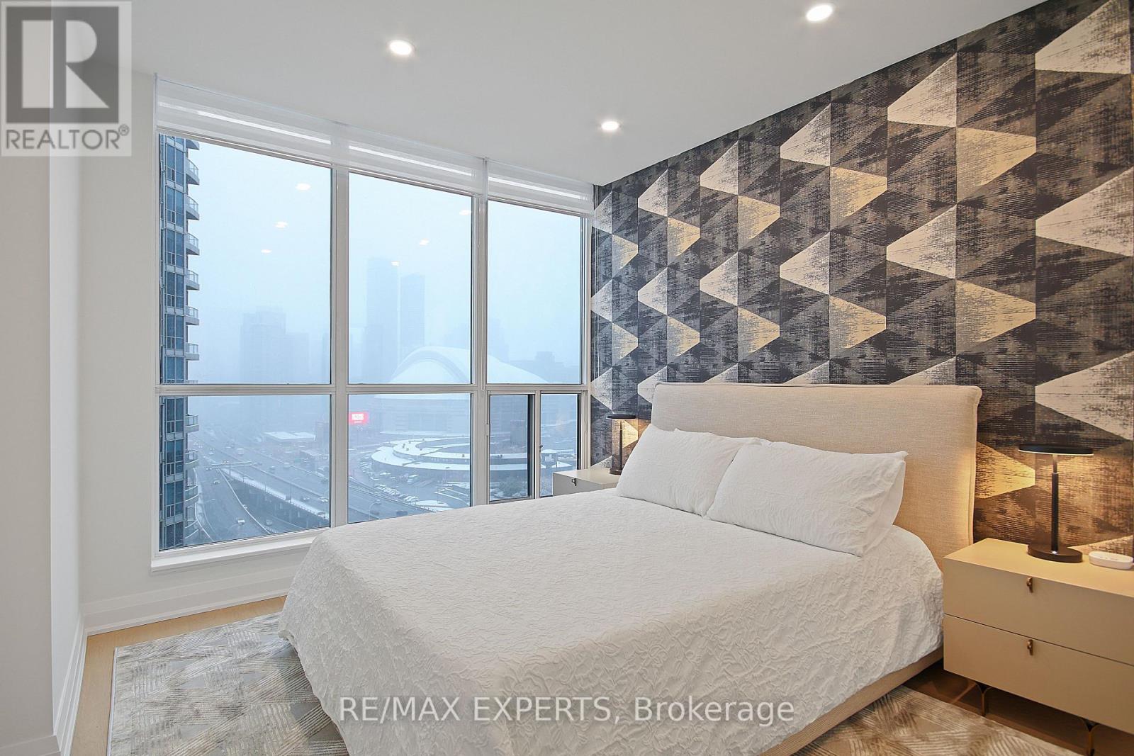 2011 - 208 Queens Quay W, Toronto, Ontario  M5J 2Y5 - Photo 17 - C13567956
