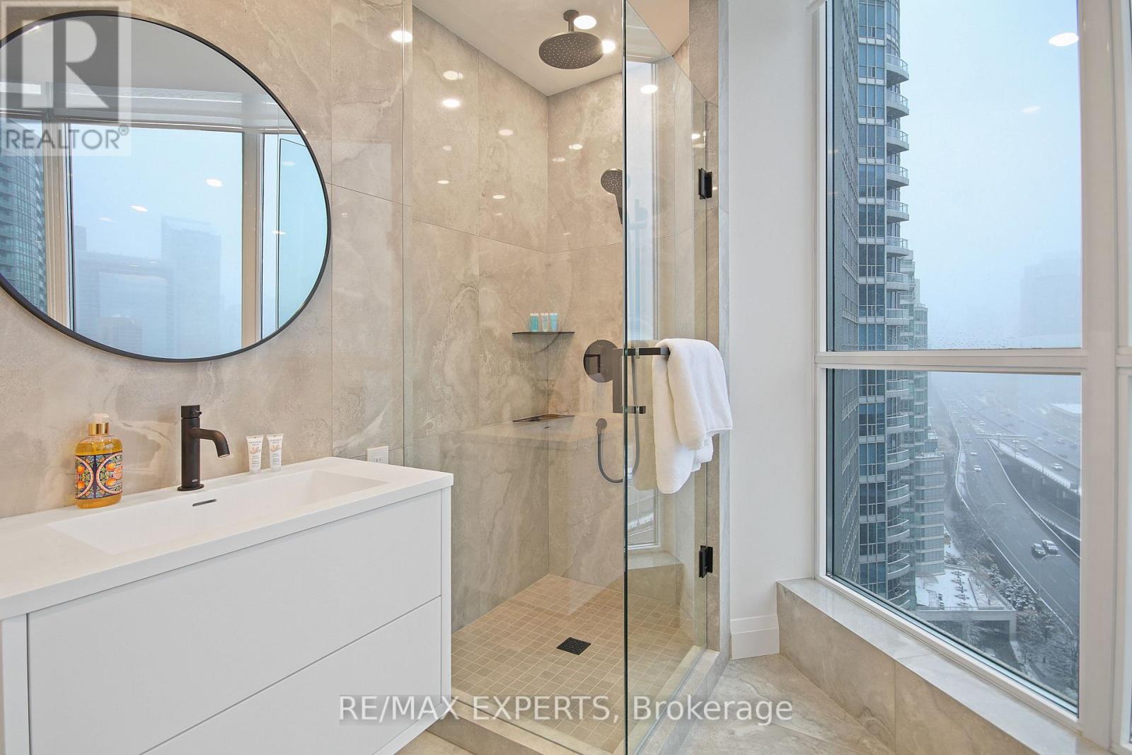2011 - 208 Queens Quay W, Toronto, Ontario  M5J 2Y5 - Photo 22 - C13567956