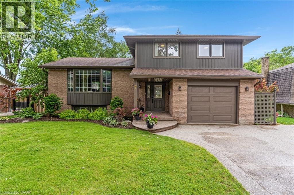 7 BLUE HERON Court, Woolwich, Ontario