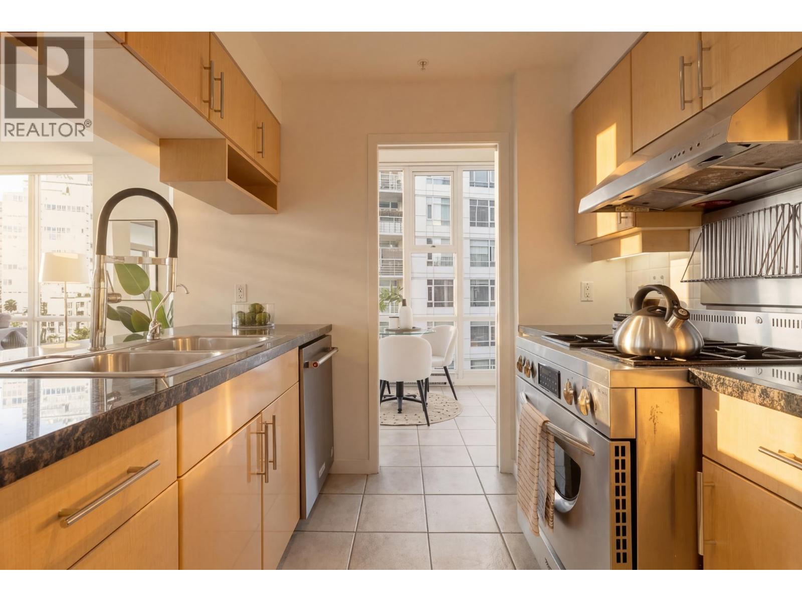 702 1099 Marinaside Crescent, Vancouver, British Columbia  V6Z 2Z3 - Photo 11 - R3146657