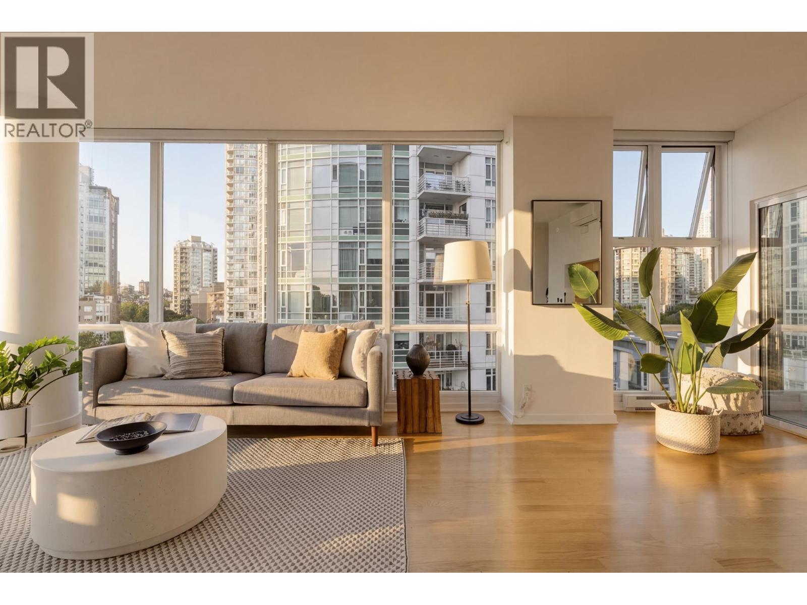 702 1099 Marinaside Crescent, Vancouver, British Columbia  V6Z 2Z3 - Photo 3 - R3146657