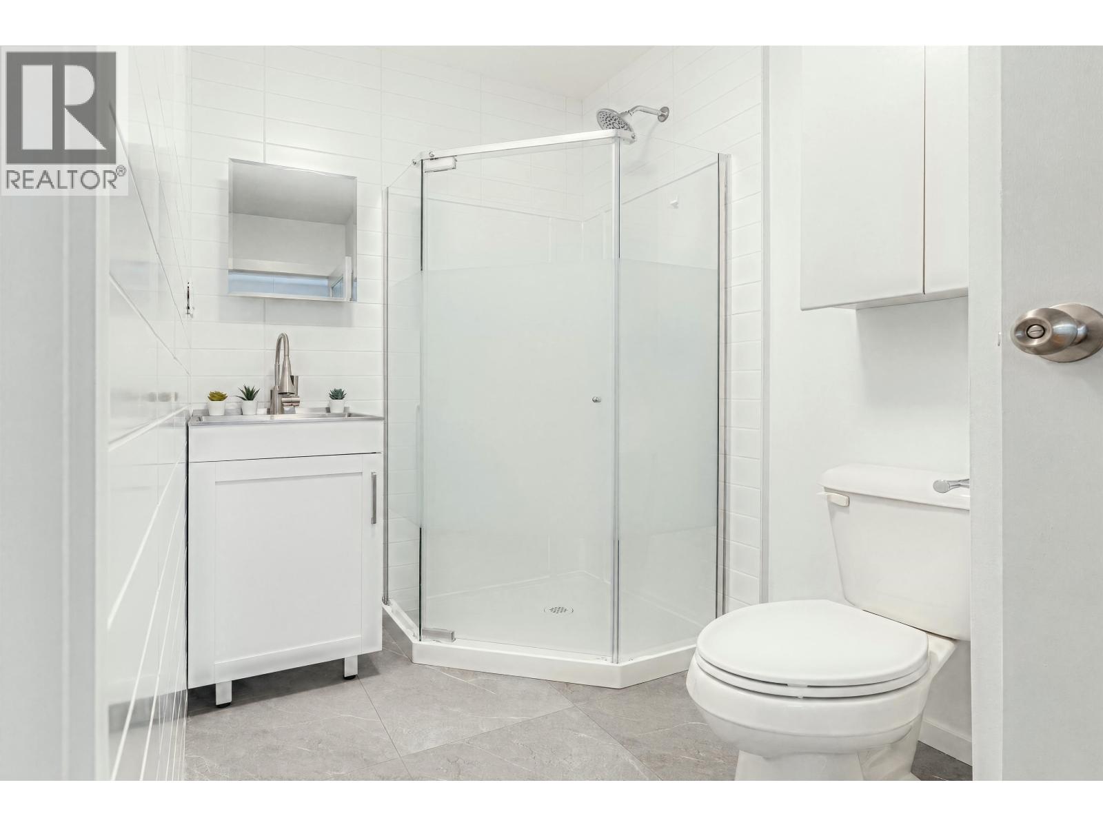 2053 Charles Street, Vancouver, British Columbia V5L 2V1 - Photo 14 - R3146651