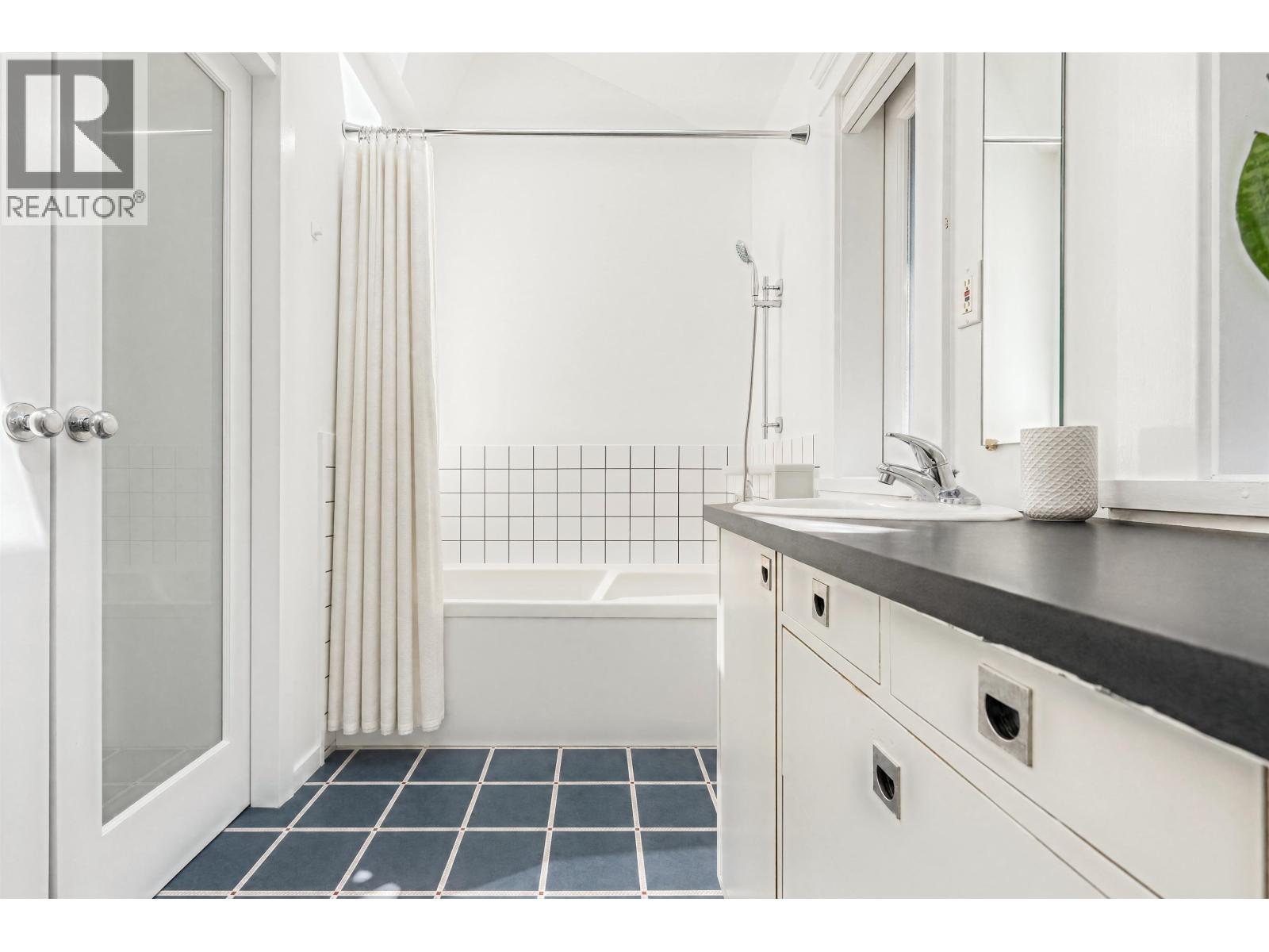2053 Charles Street, Vancouver, British Columbia V5L 2V1 - Photo 18 - R3146651