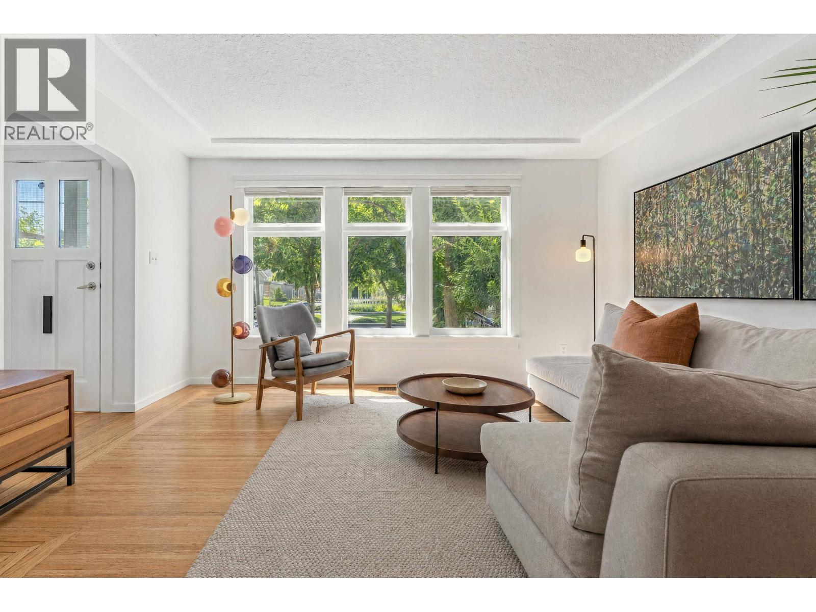 2053 Charles Street, Vancouver, British Columbia V5L 2V1 - Photo 5 - R3146651