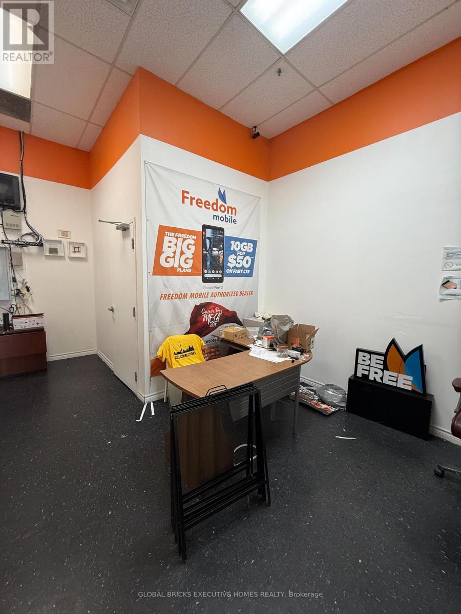 24a - 2514 Finch Avenue W, Toronto, Ontario  M9M 2G3 - Photo 14 - W13516272
