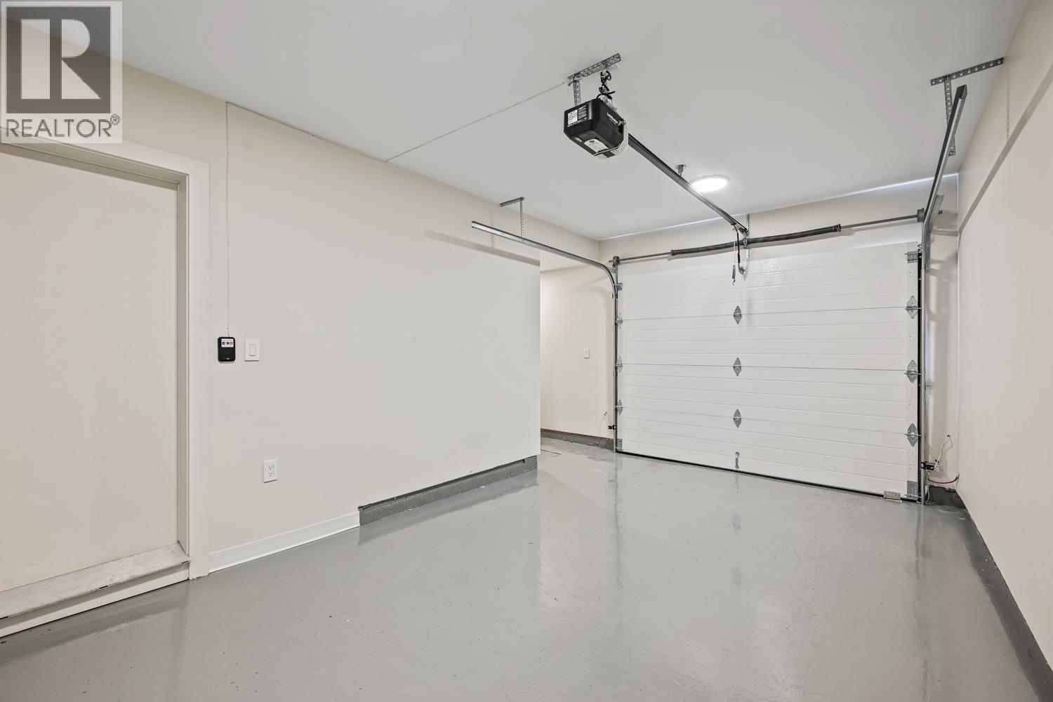 Listing image 24