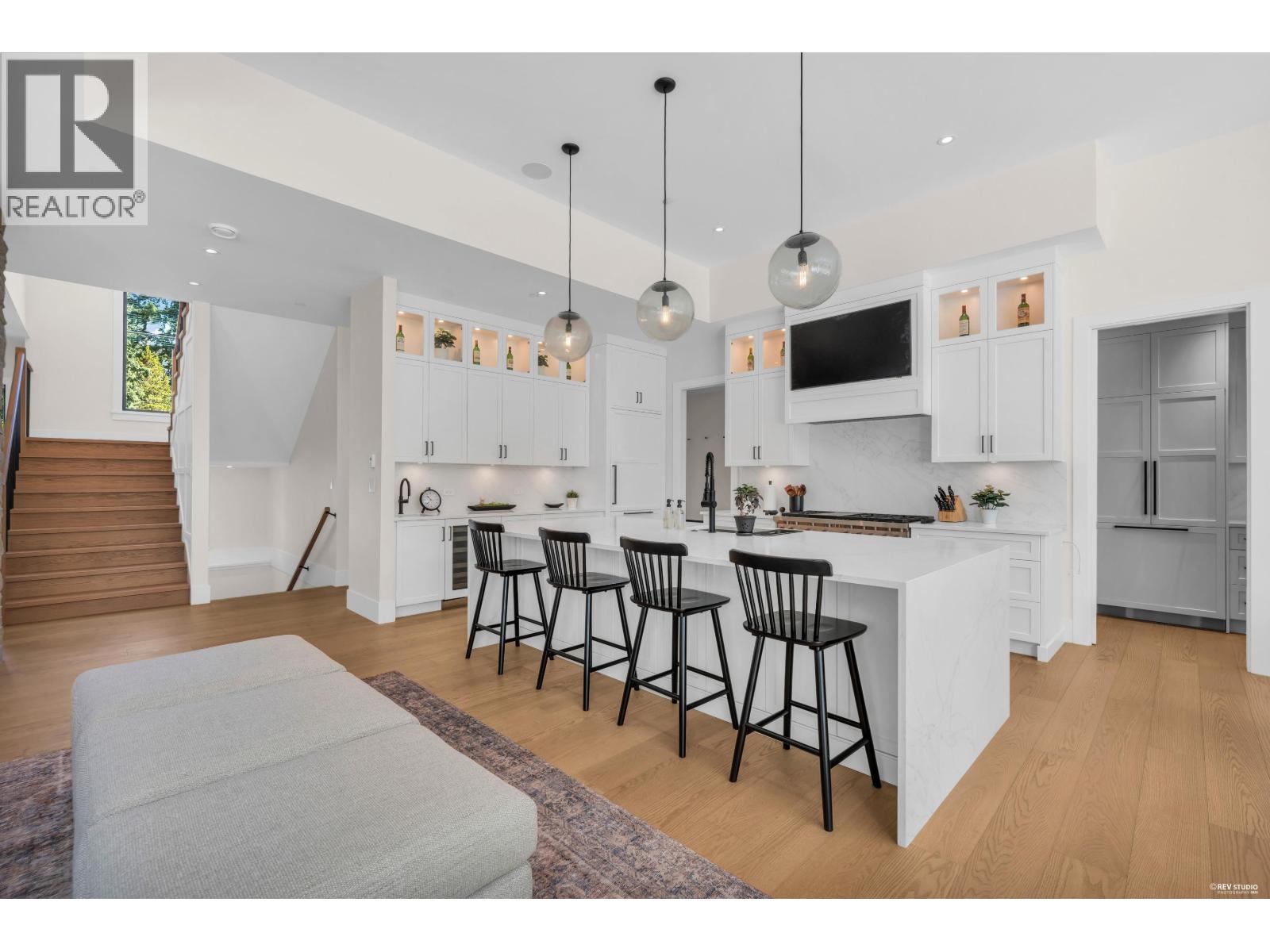 372 MOYNE DRIVE - Photo 10