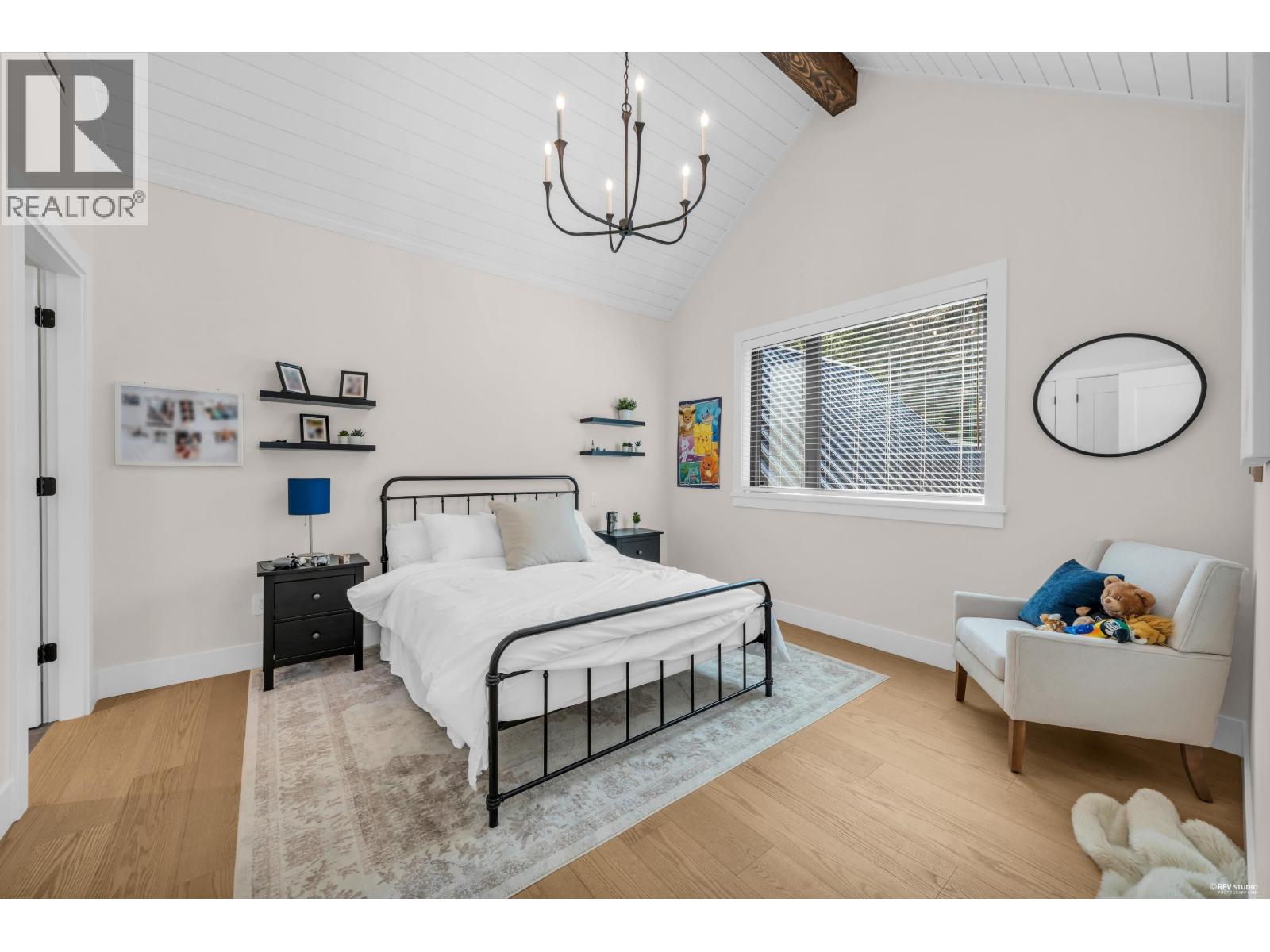 372 MOYNE DRIVE - Photo 14