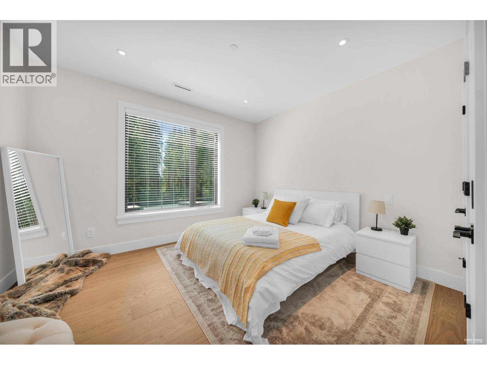 372 MOYNE DRIVE - Photo 19