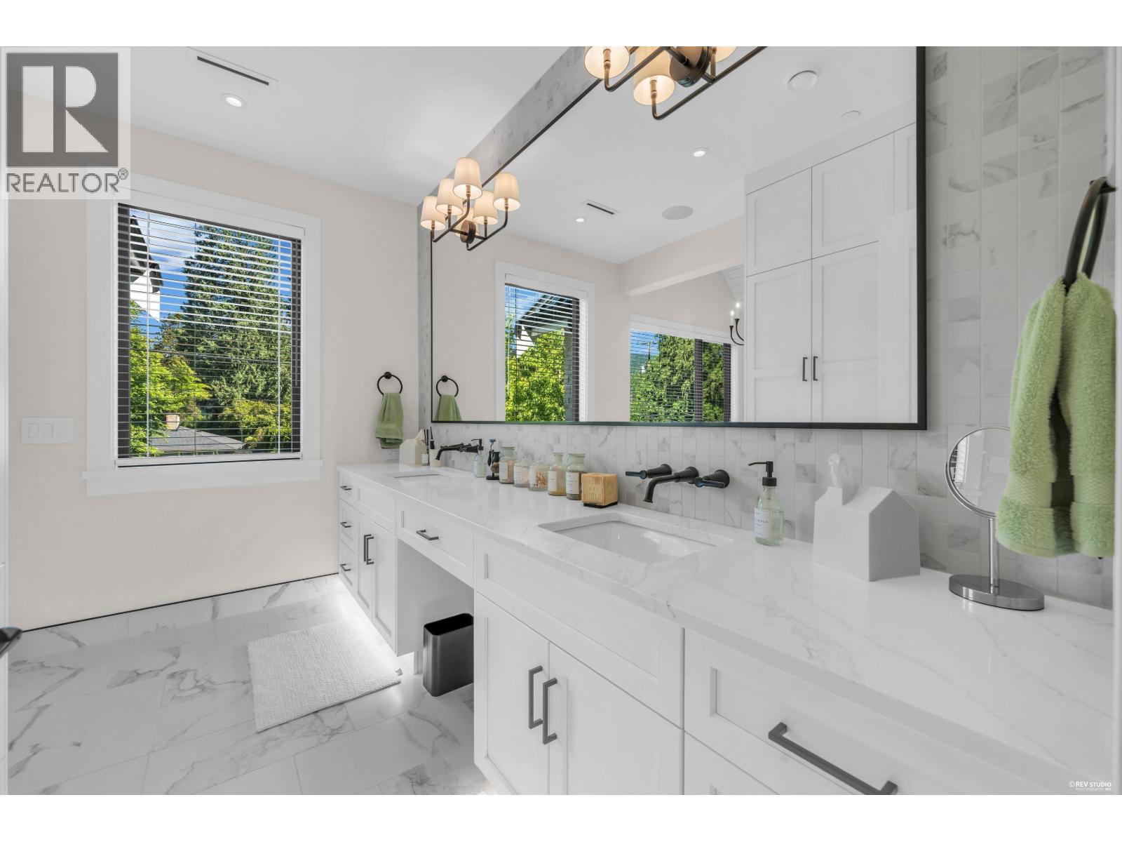 372 MOYNE DRIVE - Photo 21