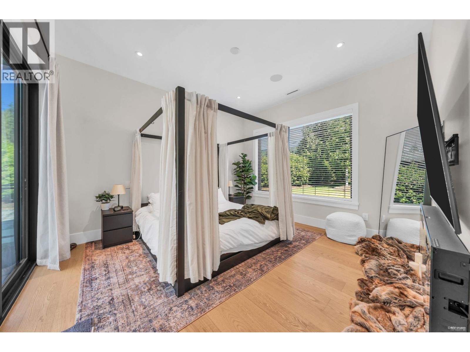372 MOYNE DRIVE - Photo 27