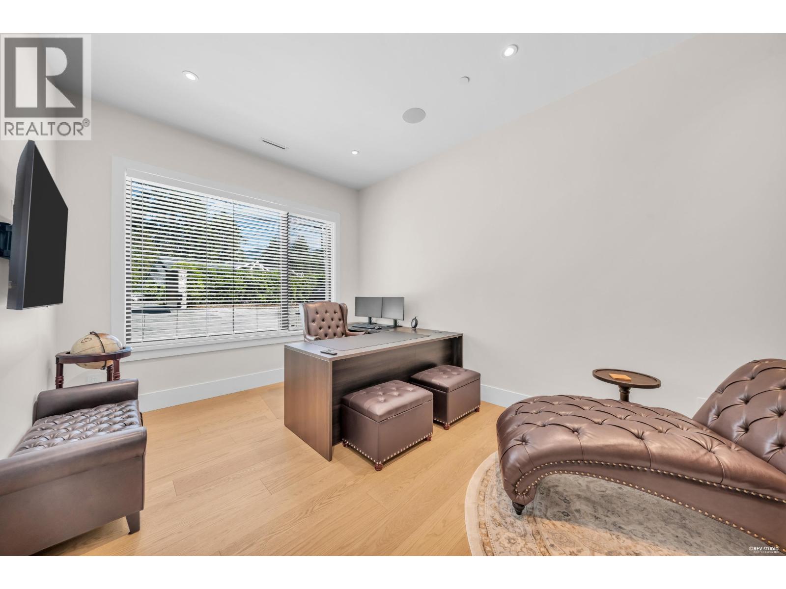 372 MOYNE DRIVE - Photo 28