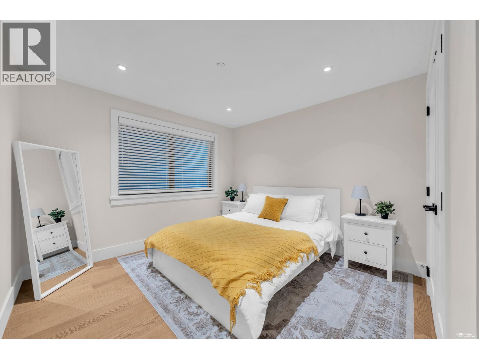 372 MOYNE DRIVE - Photo 32