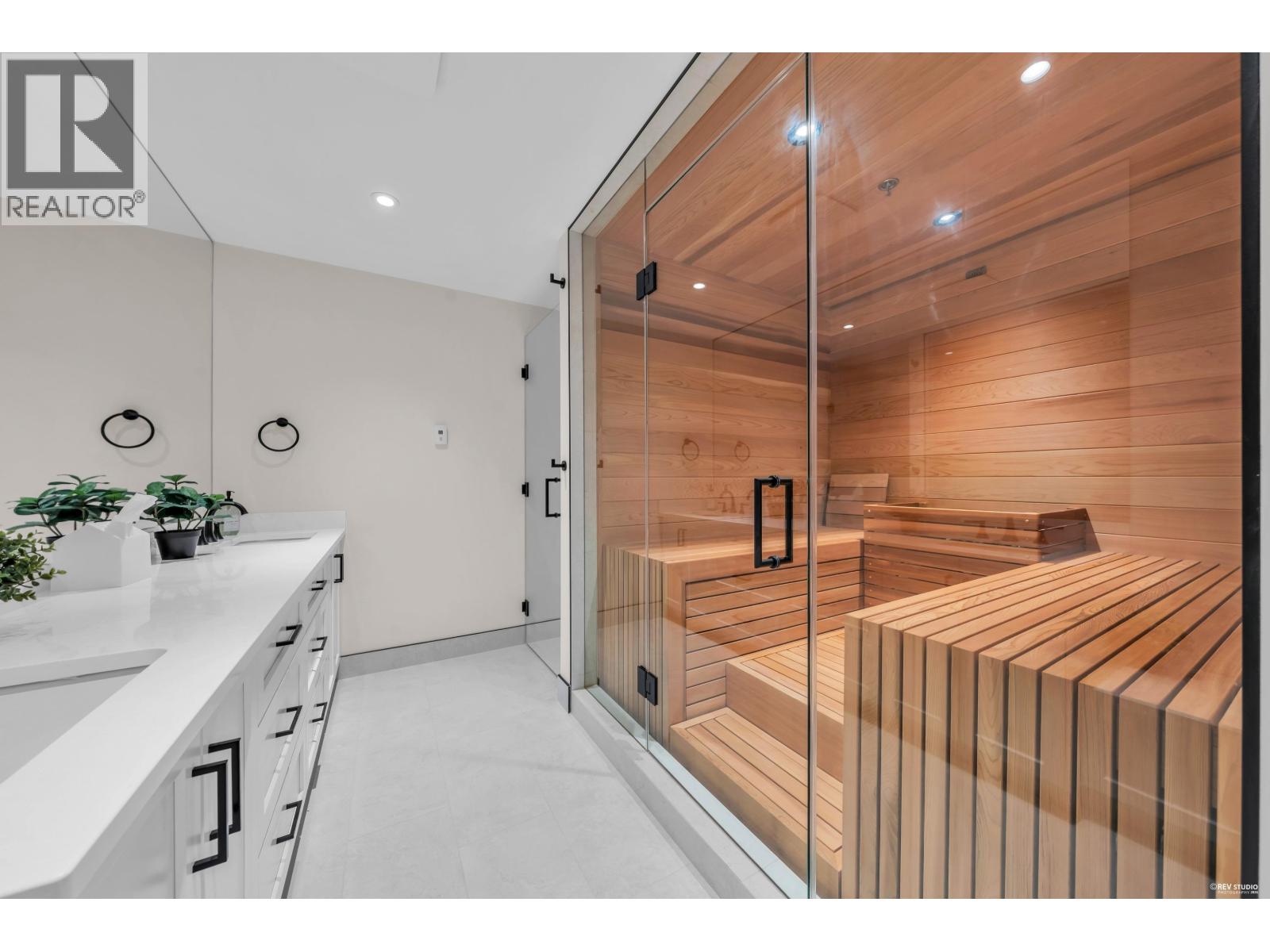 372 MOYNE DRIVE - Photo 34