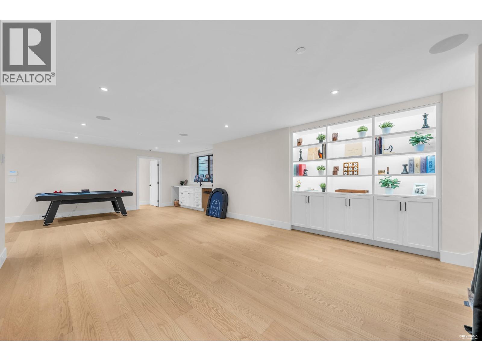 372 MOYNE DRIVE - Photo 35