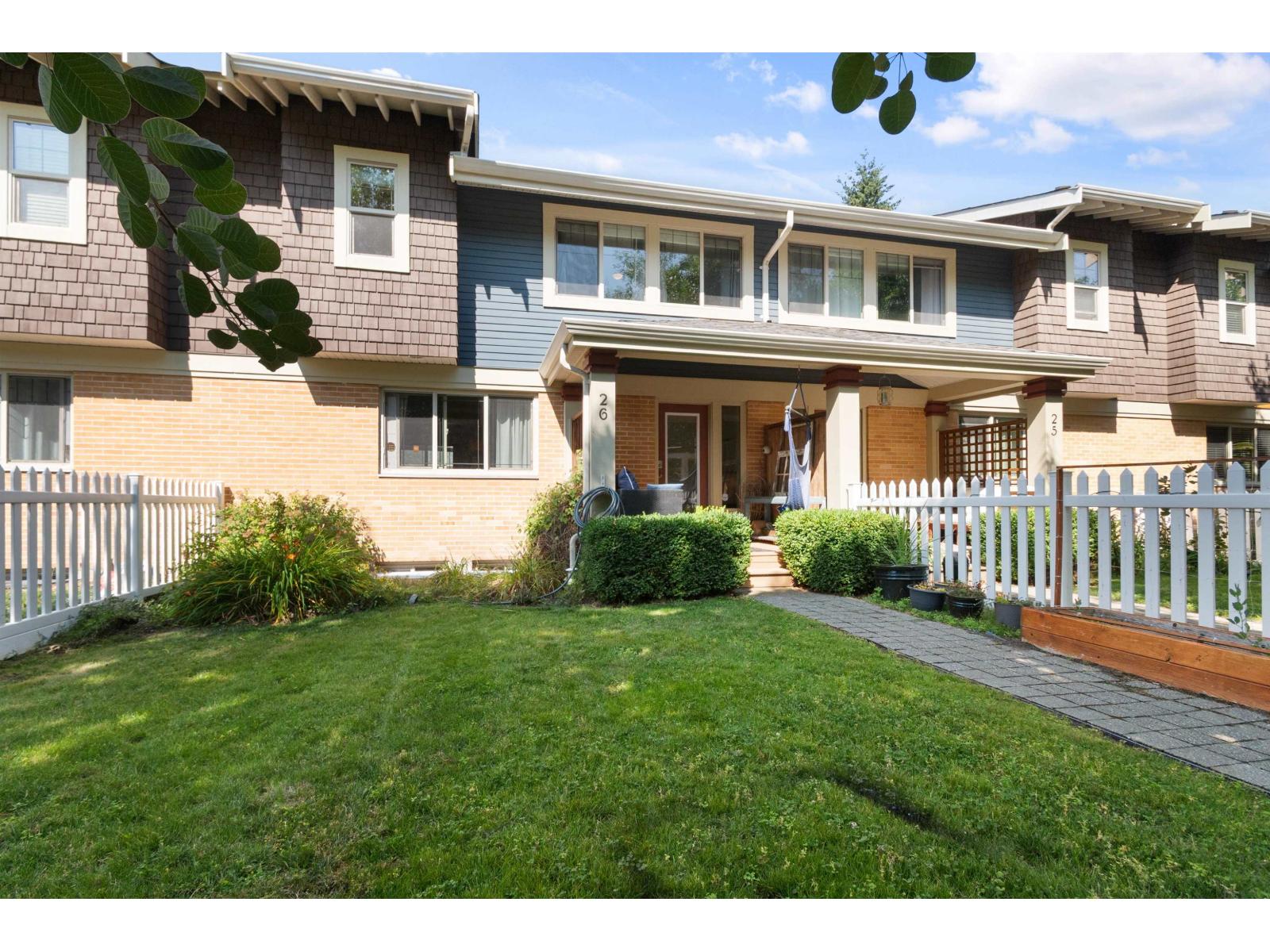 26 5851 COWICHAN STREET|Garrison Crossing