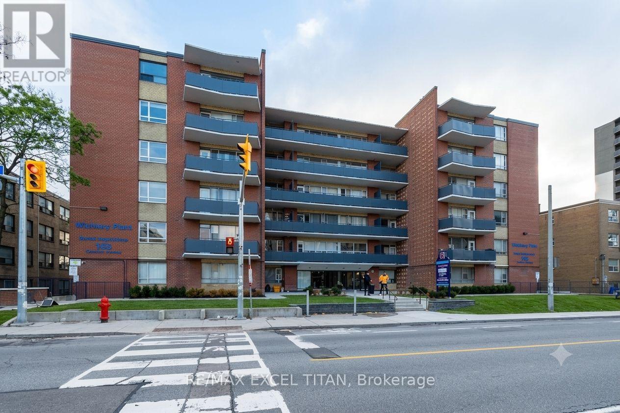 615 - 165 COSBURN AVENUE, Toronto, Ontario