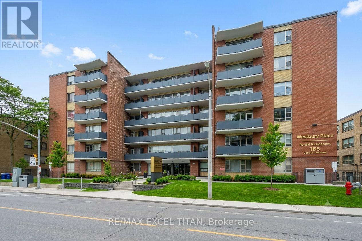 301 - 165 COSBURN AVENUE, Toronto, Ontario