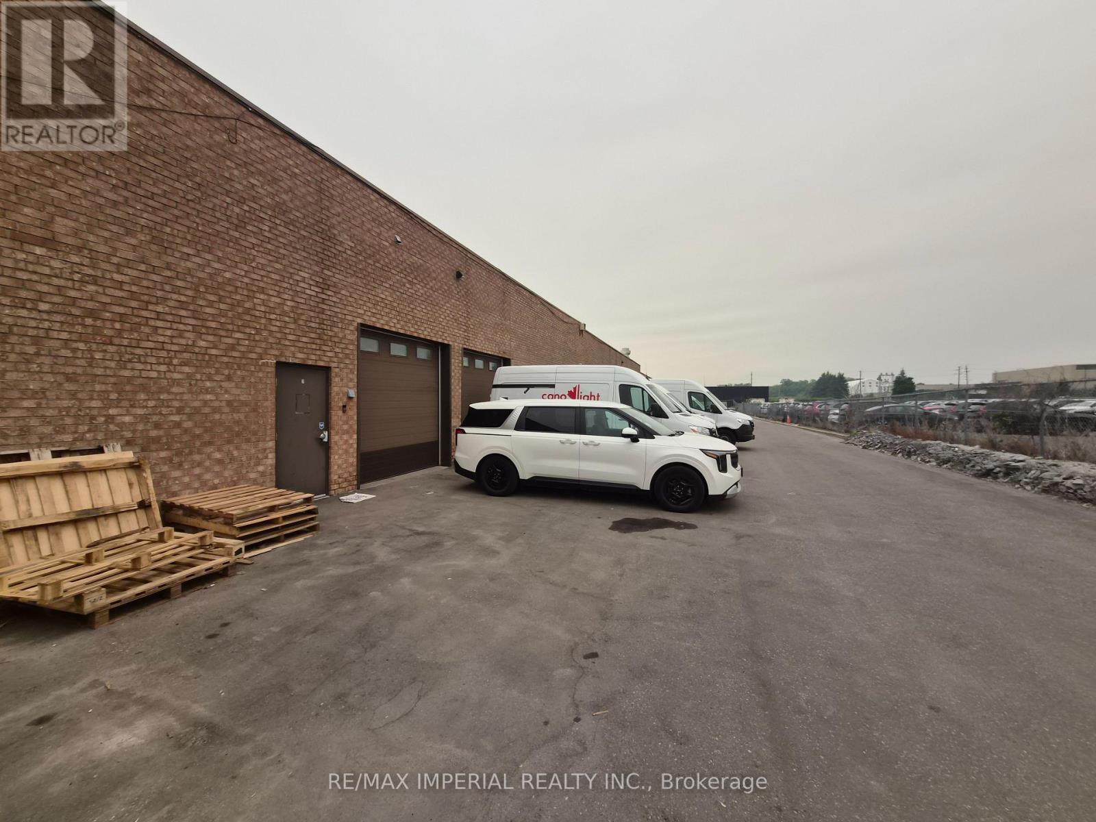7 & 8 - 305 Industrial Parkway S, Aurora, Ontario  L4G 6X7 - Photo 4 - N13568194
