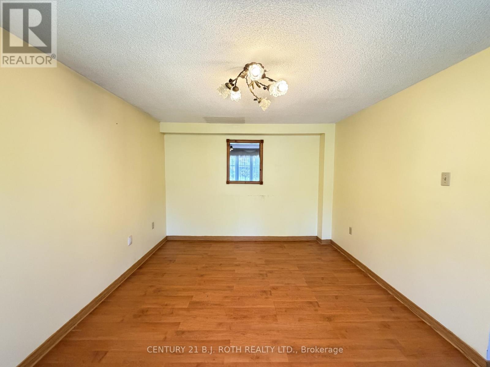 Upper - 29 Irwin Drive, Barrie (Northwest), Ontario  L4N 7A6 - Photo 11 - S13568262
