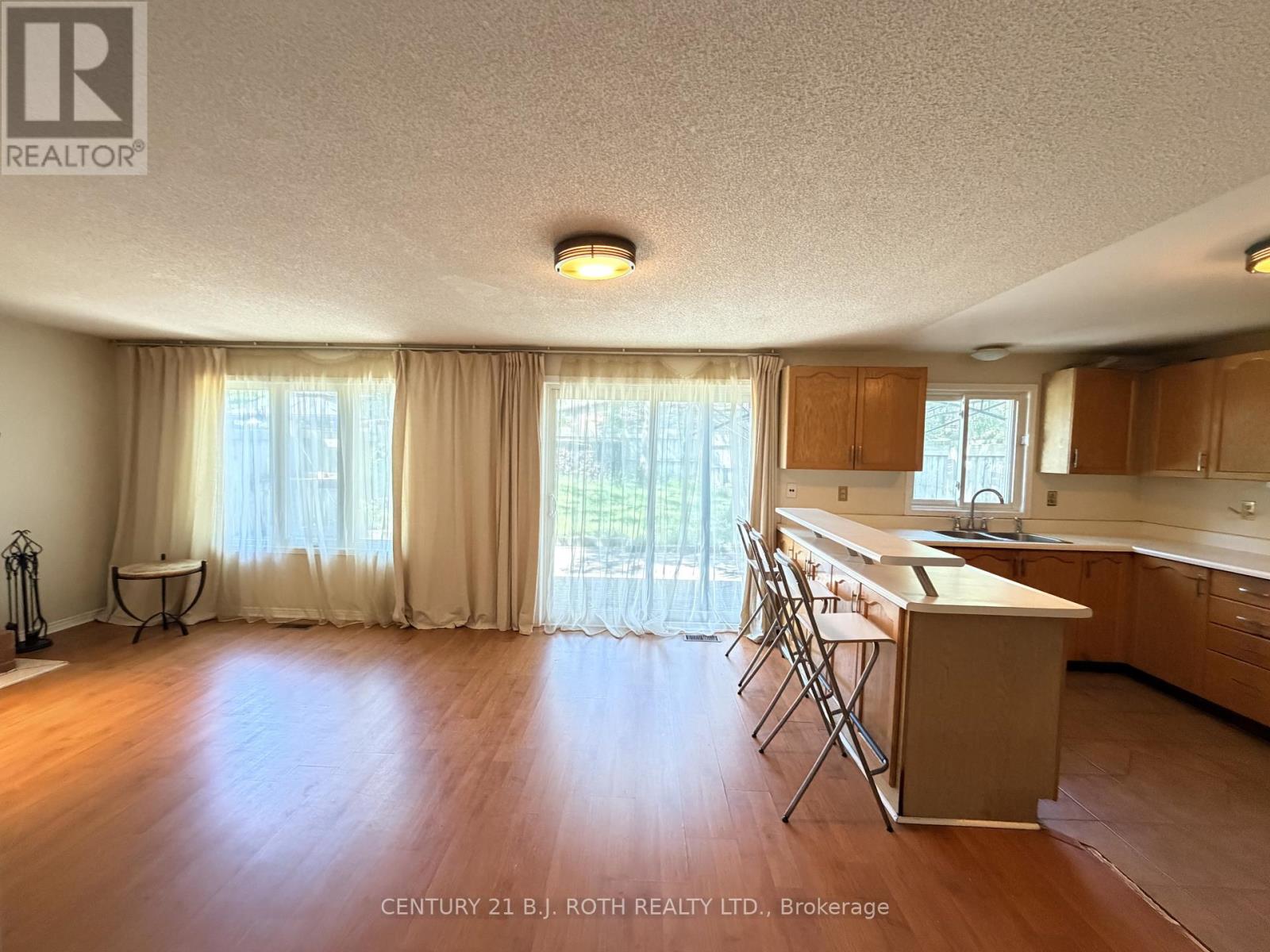 Upper - 29 Irwin Drive, Barrie (Northwest), Ontario  L4N 7A6 - Photo 8 - S13568262