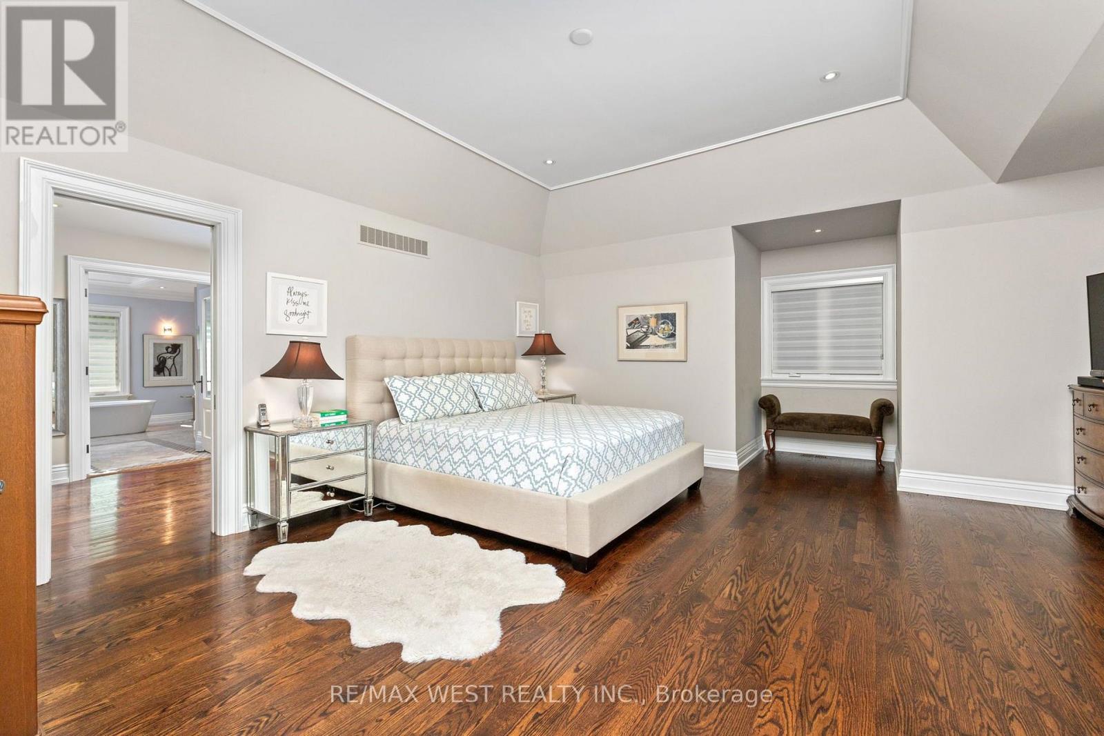 92 Pinetree Way, Mississauga, Ontario  L5G 2R1 - Photo 12 - W13548924