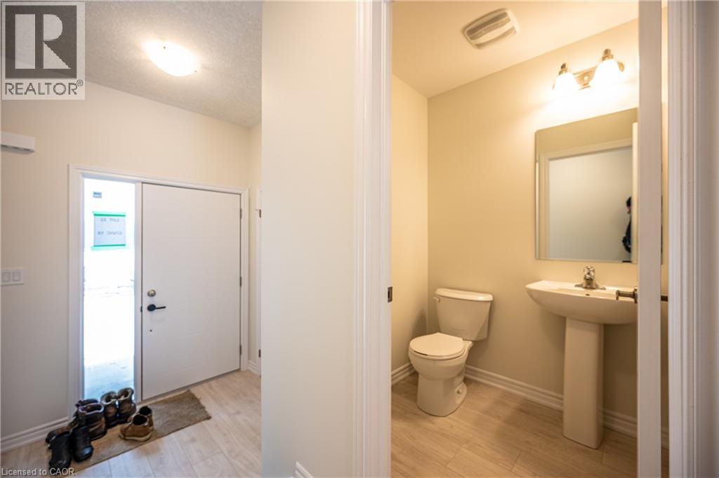 18 Pine Warbler Street, Kitchener, Ontario  N2P 0L6 - Photo 2 - 40847805