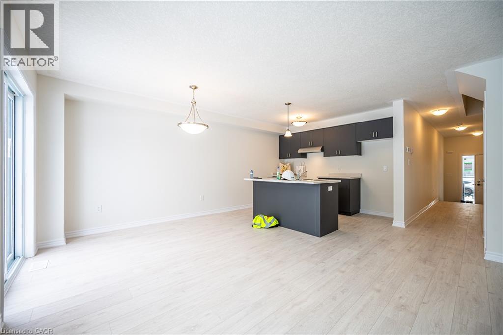 18 Pine Warbler Street, Kitchener, Ontario  N2P 0L6 - Photo 3 - 40847805