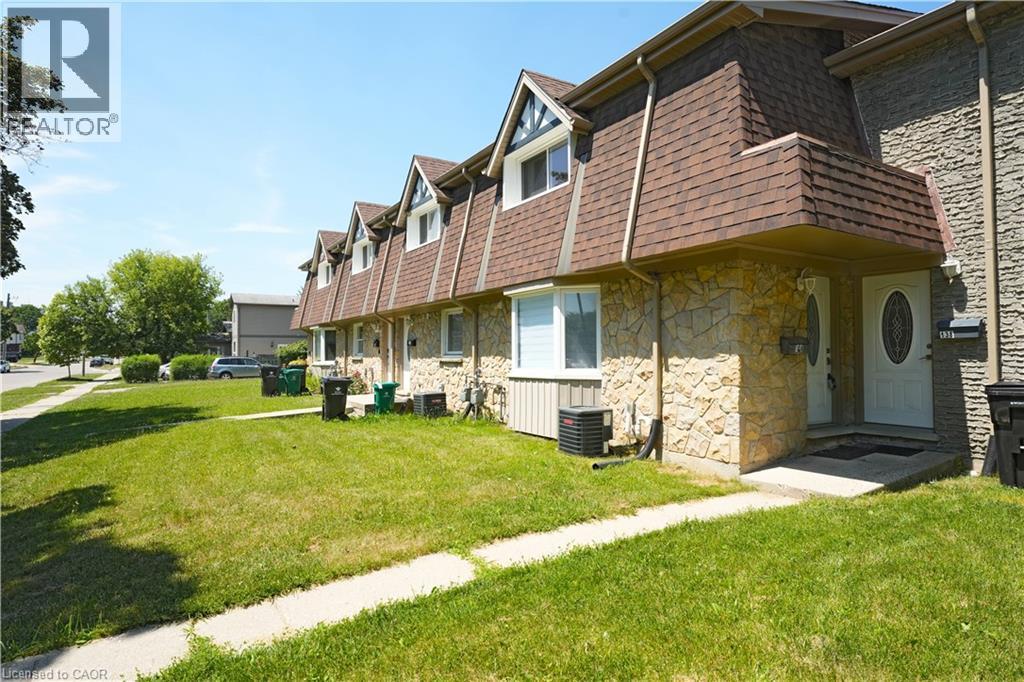 136 JANSEN Avenue, Kitchener