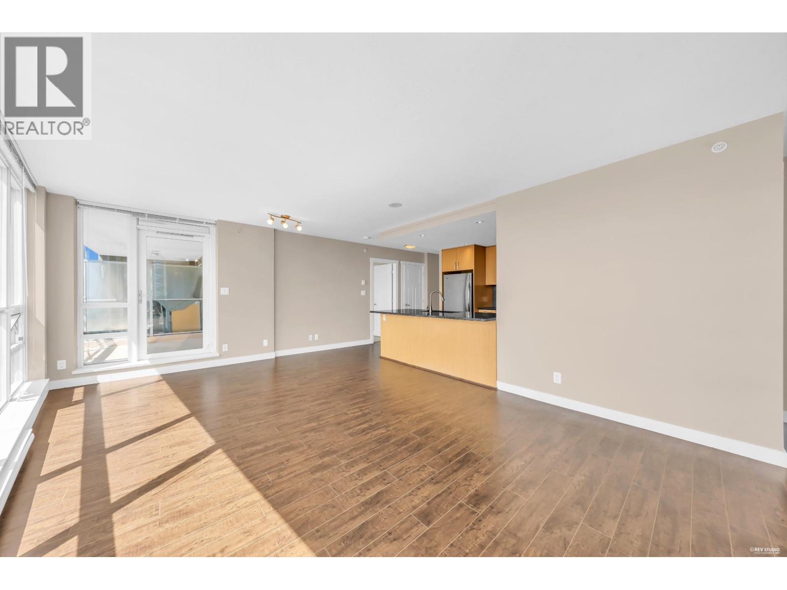 2805 2978 Glen Drive, Coquitlam, British Columbia  V3B 0C3 - Photo 6 - R3146553