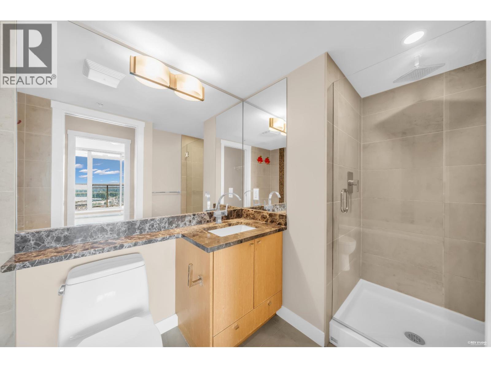 2805 2978 Glen Drive, Coquitlam, British Columbia  V3B 0C3 - Photo 5 - R3146553