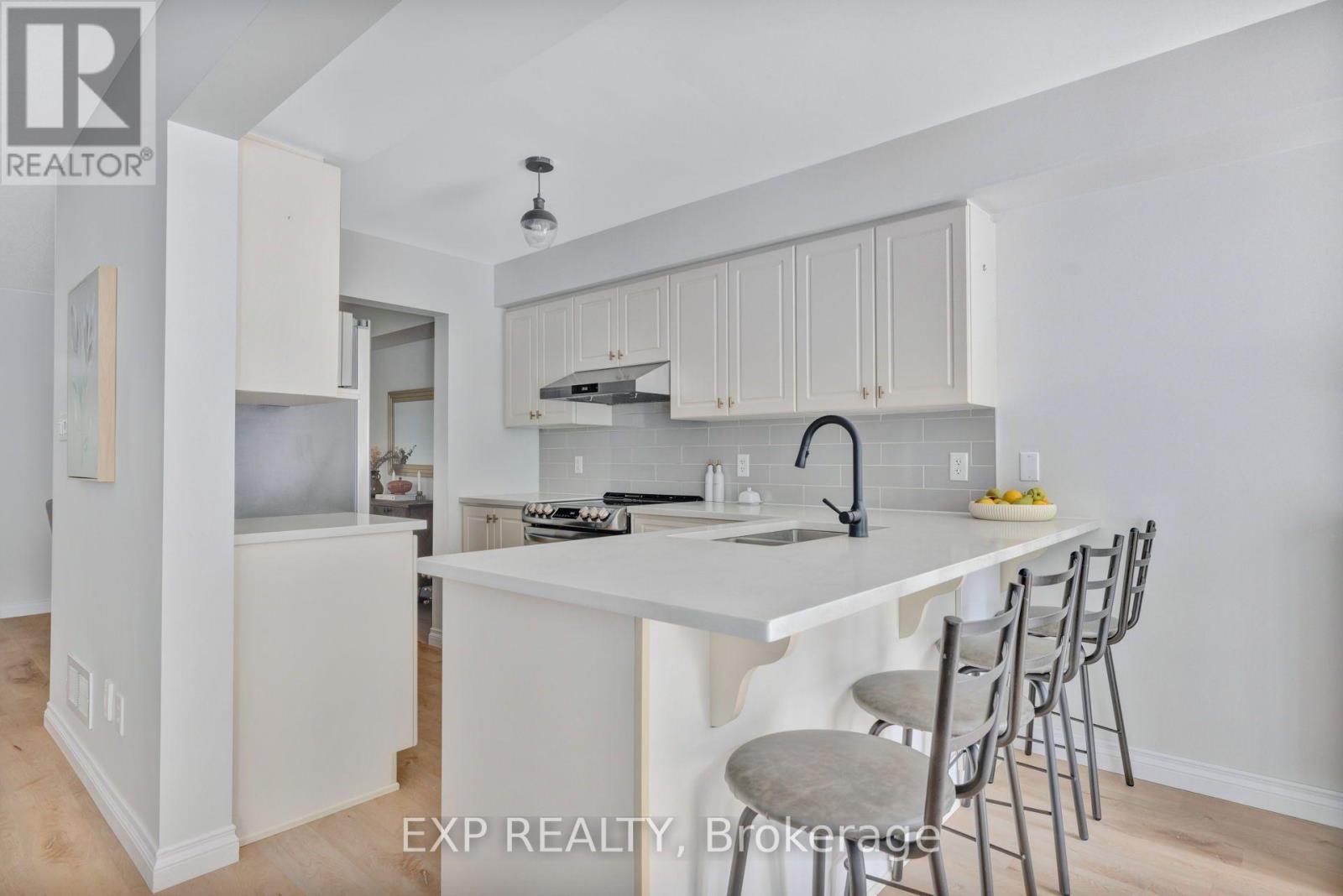 210 Wabiskaw Private, Ottawa, Ontario  K2J 0E6 - Photo 12 - X13568424