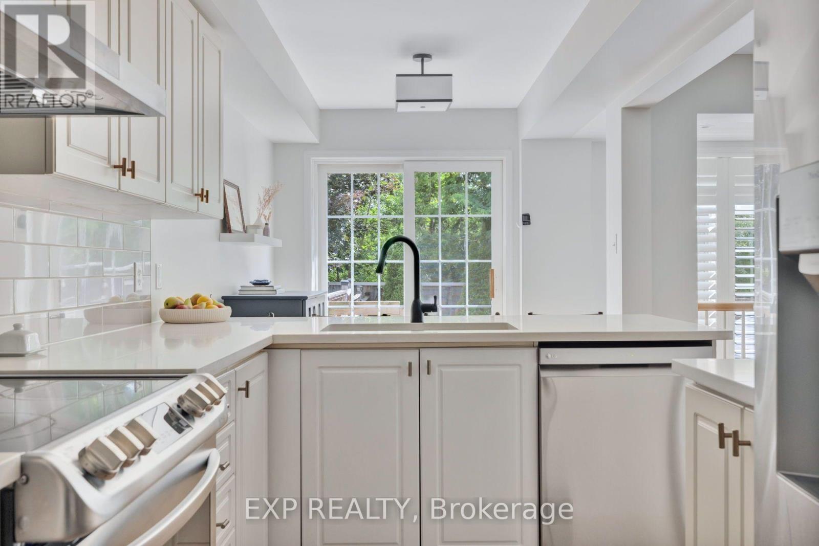 210 Wabiskaw Private, Ottawa, Ontario  K2J 0E6 - Photo 17 - X13568424