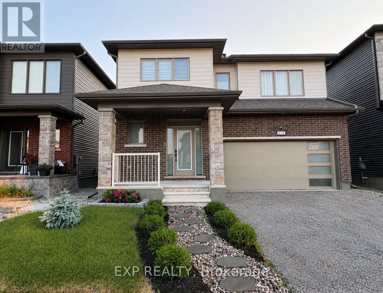 818 Crossgate Street, Ottawa, Ontario  K2J 7E3 - Photo 2 - X13568498