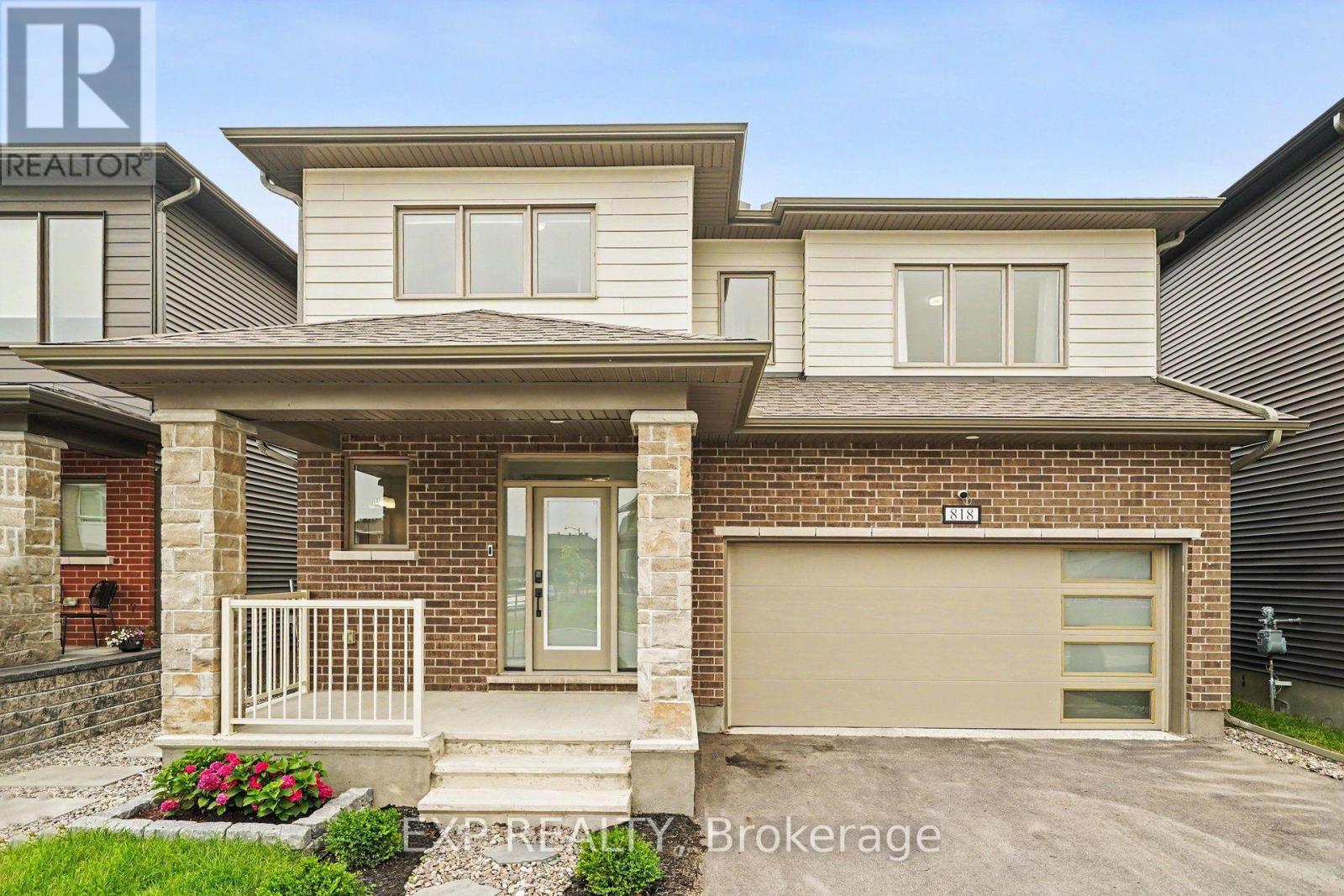 818 Crossgate Street, Ottawa, Ontario  K2J 7E3 - Photo 3 - X13568498