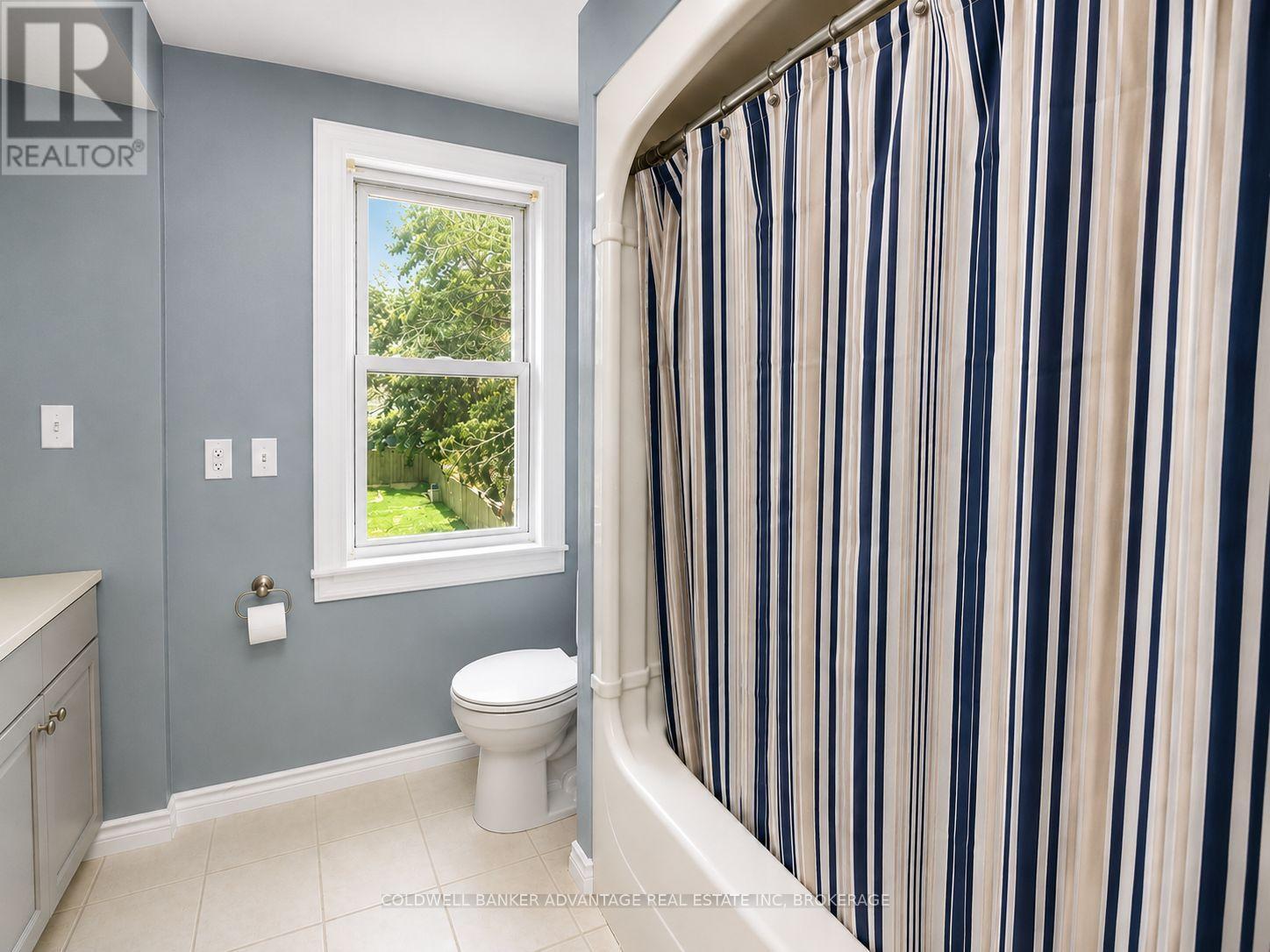 64 Pine Street N, Thorold, Ontario  L2V 2N9 - Photo 12 - X13568416