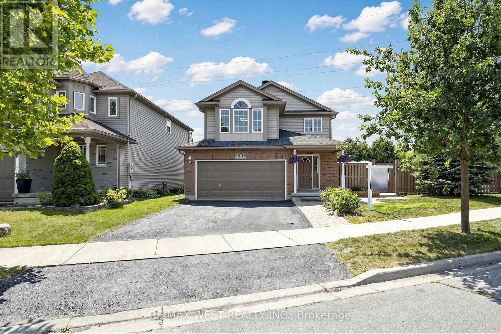 571 ST MORITZ AVENUE, Waterloo, Ontario