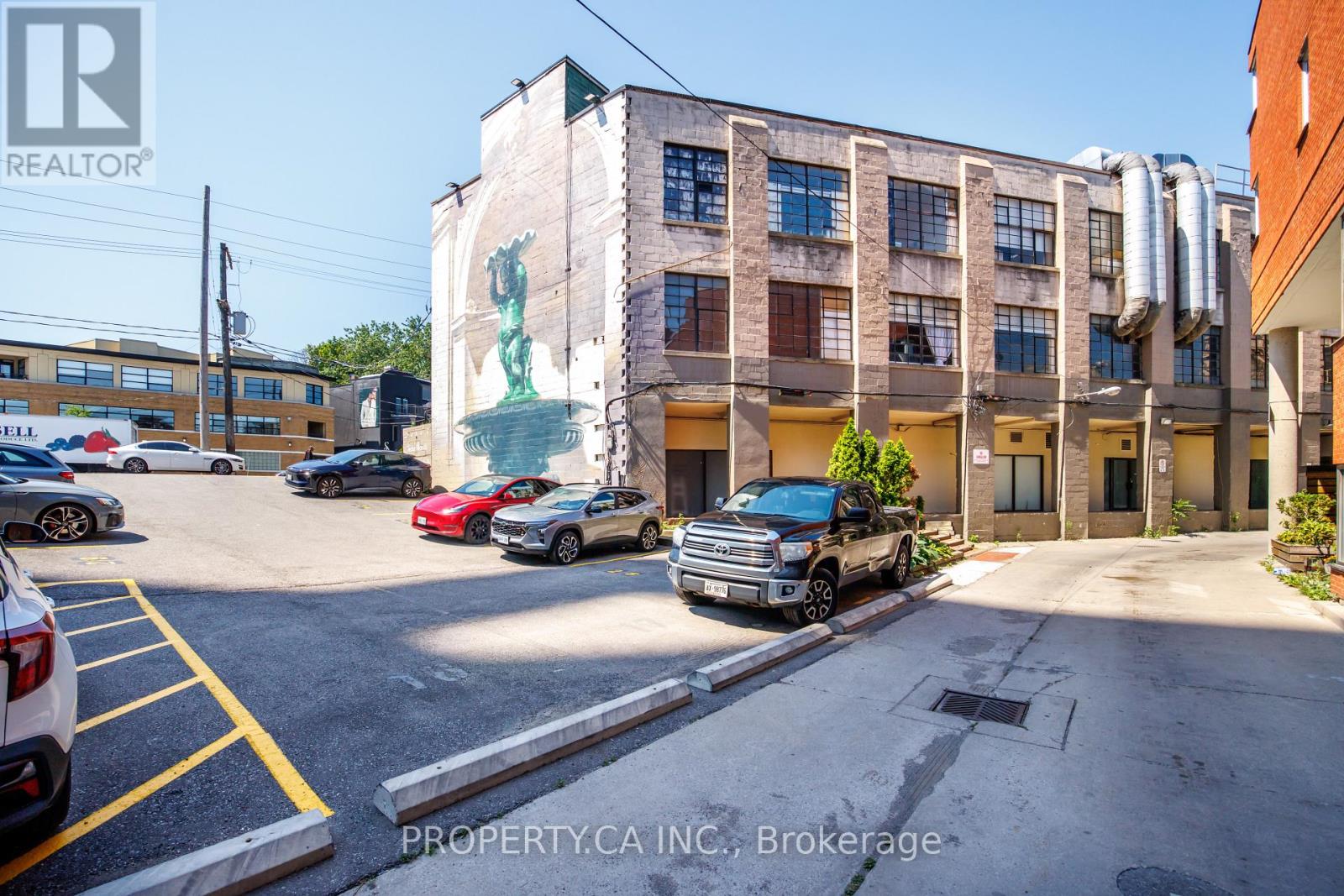 Floor 1 - 320-26 Davenport Road, Toronto, Ontario  M5R 1K6 - Photo 2 - C13568486