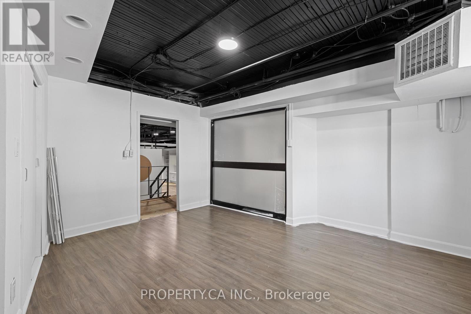 Floor 1 - 320-26 Davenport Road, Toronto, Ontario  M5R 1K6 - Photo 27 - C13568486