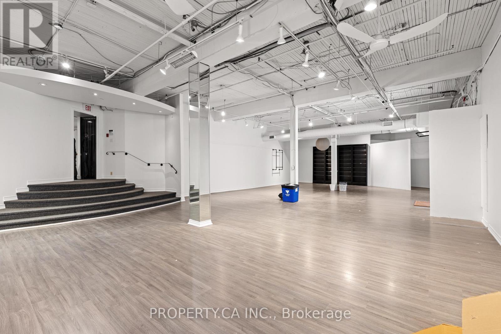 Floor 1 - 320-26 Davenport Road, Toronto, Ontario  M5R 1K6 - Photo 5 - C13568486